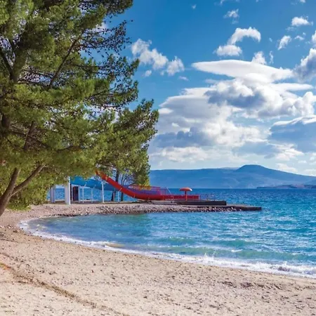 In Croatia Near Sea & Pool Apartment *