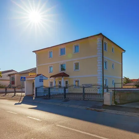Apartment In Croatia Near Sea & Pool *