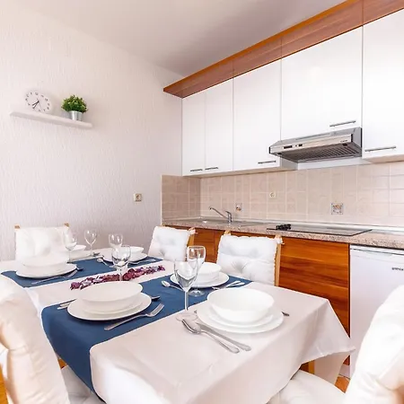 Adorable With Sea View Apartment Crikvenica