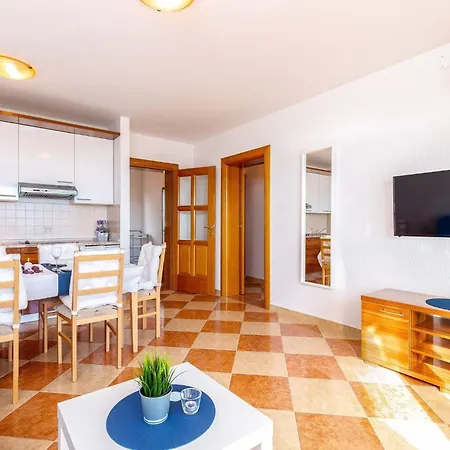 In Croatia Near Sea & Pool Apartment