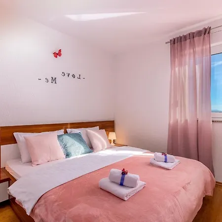 Adorable With Sea View